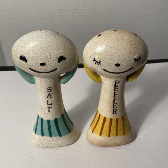 Vtg 6" Grinning Man & Lady Anthropomorphic Porcelain Salt & Pepper Shakers Japan - Picture 2 of 8